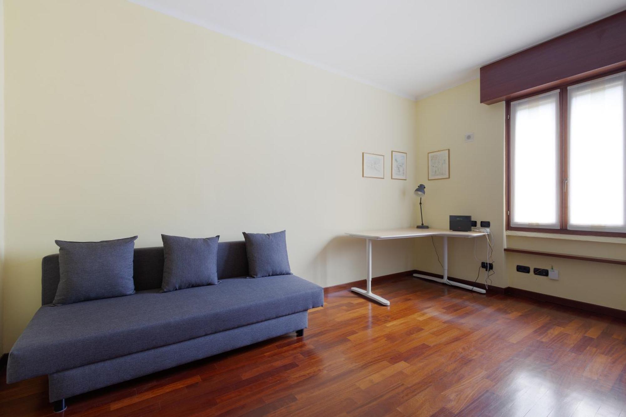 Apartment Sondrio M3 - Spacious With Balcony! *