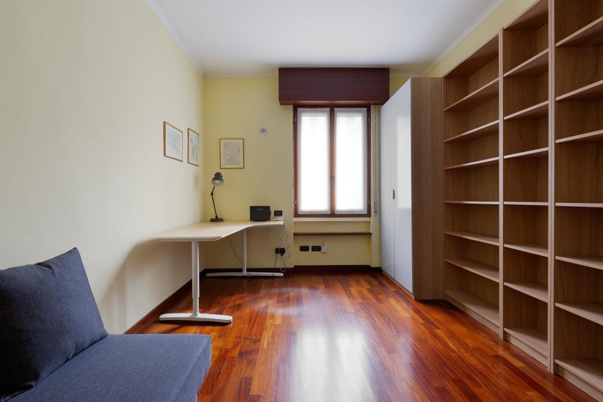 Apartment Sondrio M3 - Spacious With Balcony! *